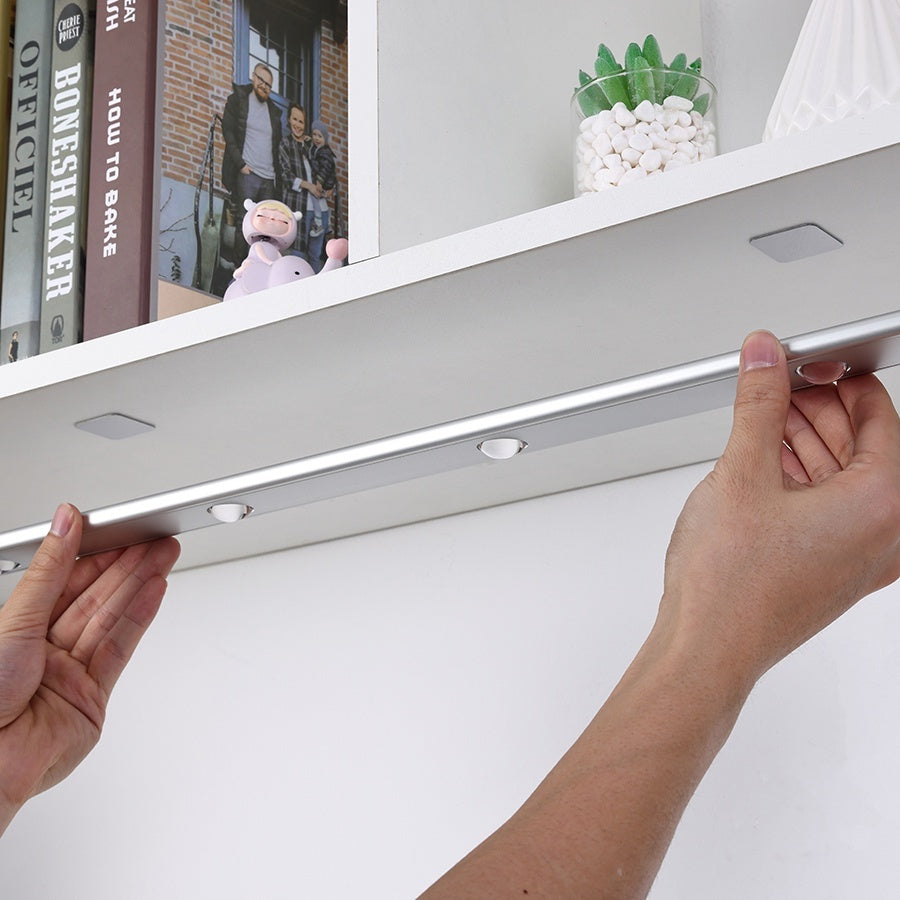 Luminária LED Fina Com Sensor de Presença Recarregável
