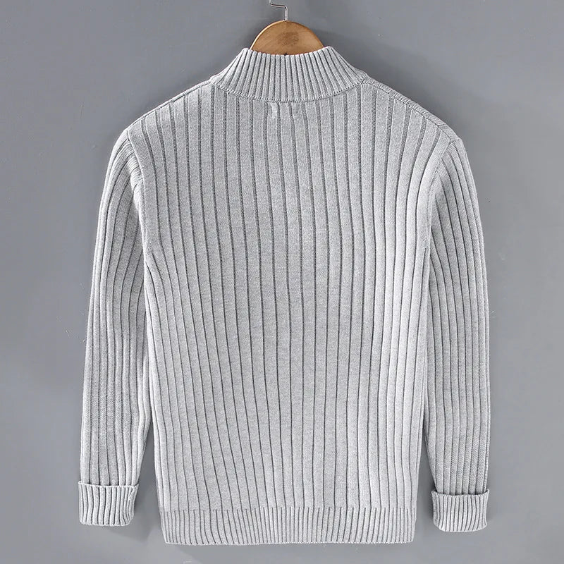 Cardigan Masculino com Zíper e Gola Alta - Outono/Inverno 2024